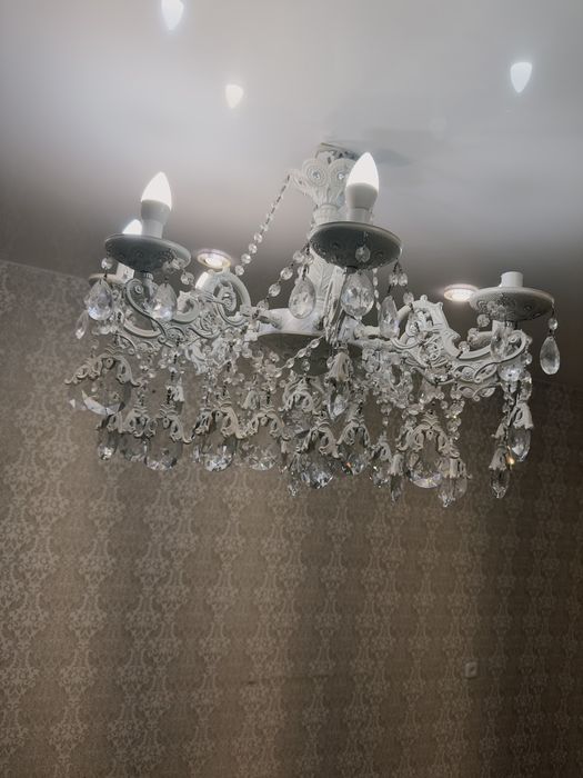 Продам люстры в хорошем состоянии