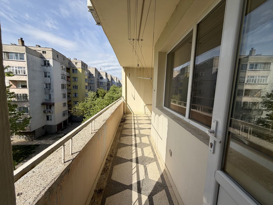 ИМОТИ Силистра продава тристаен апартамент с гараж