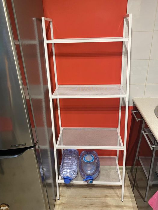 Новая, стильная полка, не б/у