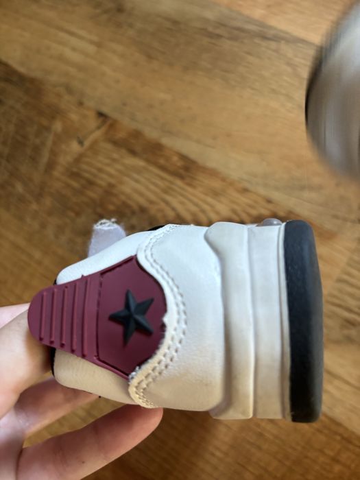 Детские кроссовки