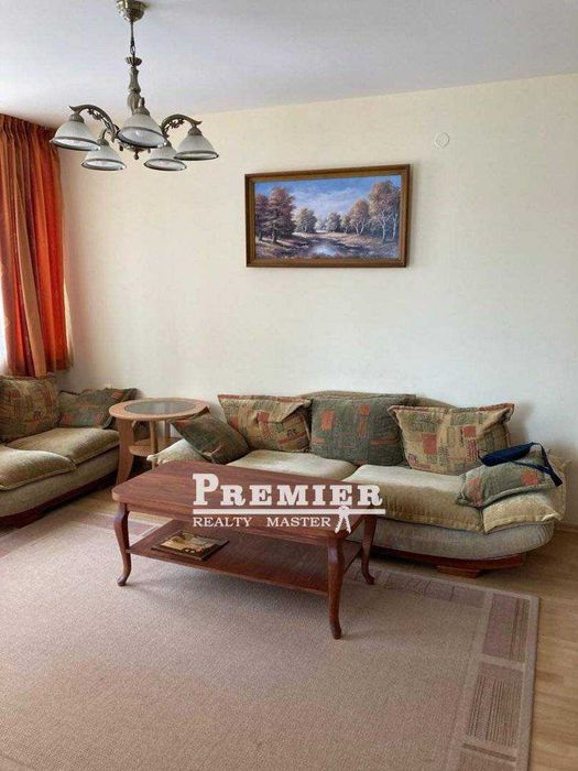 Предлагаме за продажба апартамент  на първа линия в курорта Елените.