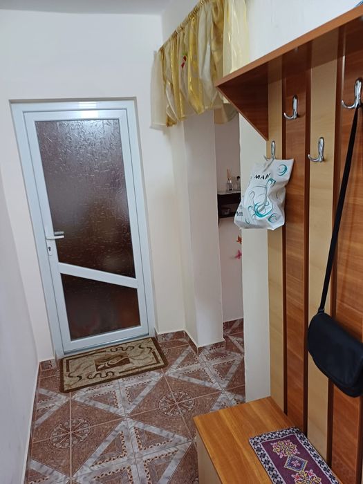 Apartament de închiriat-3 camere