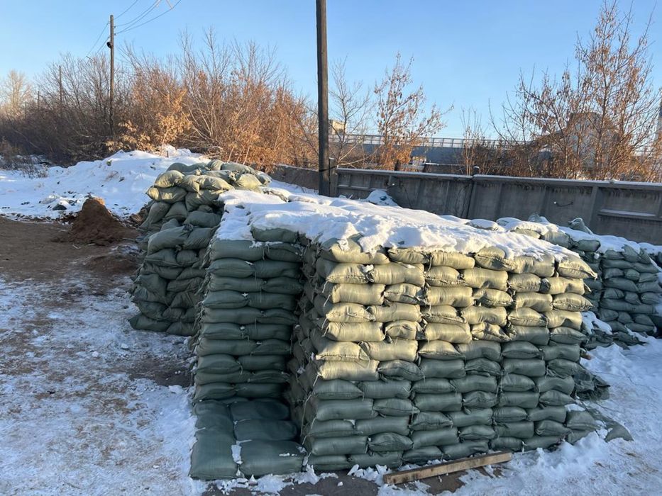 Песок в мешках 300