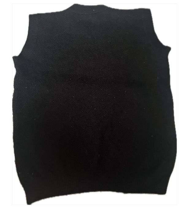 Продам вязаную жилетку