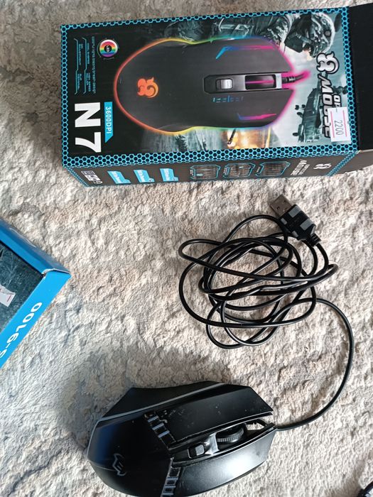 Клавиатура и наушники