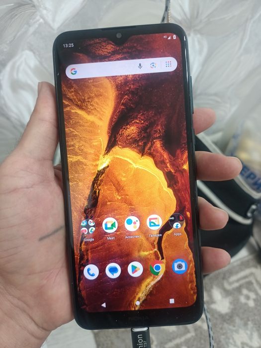 Продаётся сотовый телефон