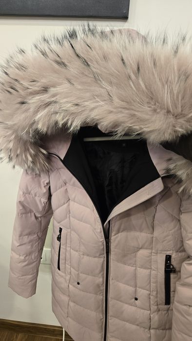 Зимно яке с качулка от естествен косъм