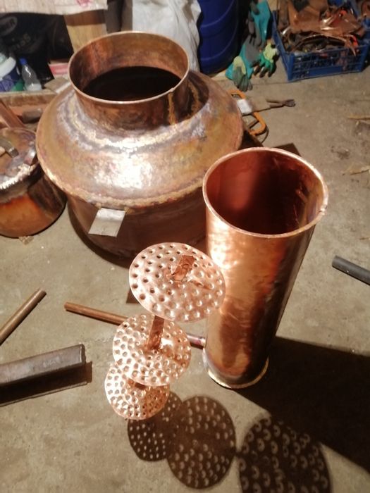 Vand cazan de tuica de 120 litri complet este confecționat din cupru a