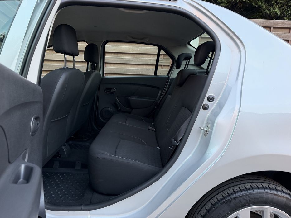 Dacia Logan Model Laureat 2014 Navigație Jante  Primul Propietar 20.000 KM REALI 100% Impecabilă