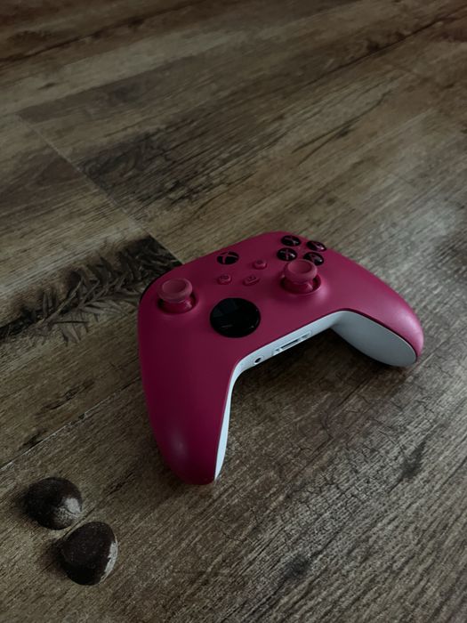 Беспроводной Microsoft Xbox Wireless Controller в цвете Deep Pink