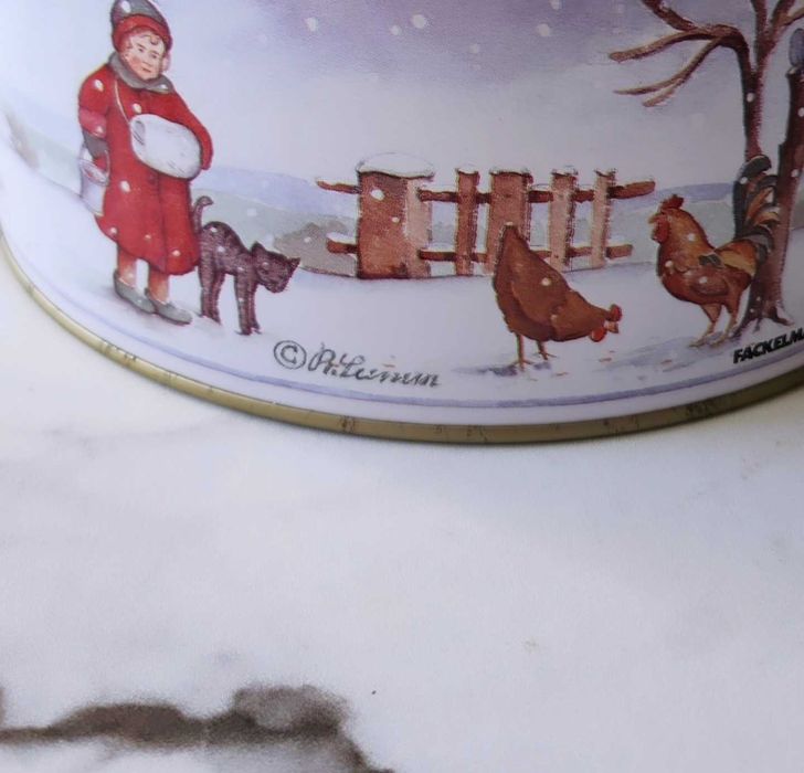 Коледни метални кутии