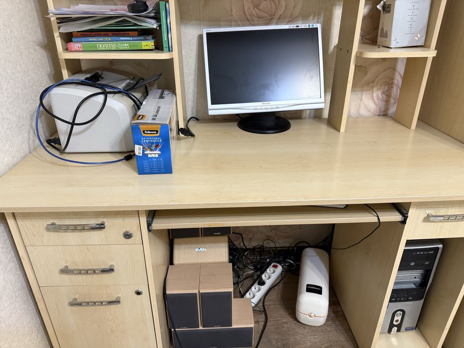 компьютерный стол