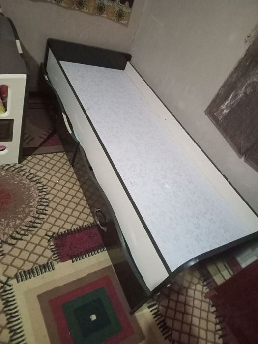 Divan, manej sotiladi, yangi sifati aʼlo