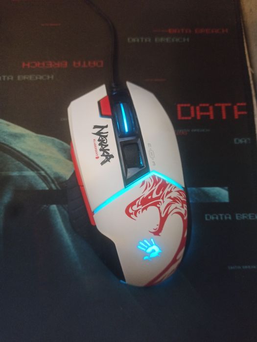 Мишка для игры  работает отлично