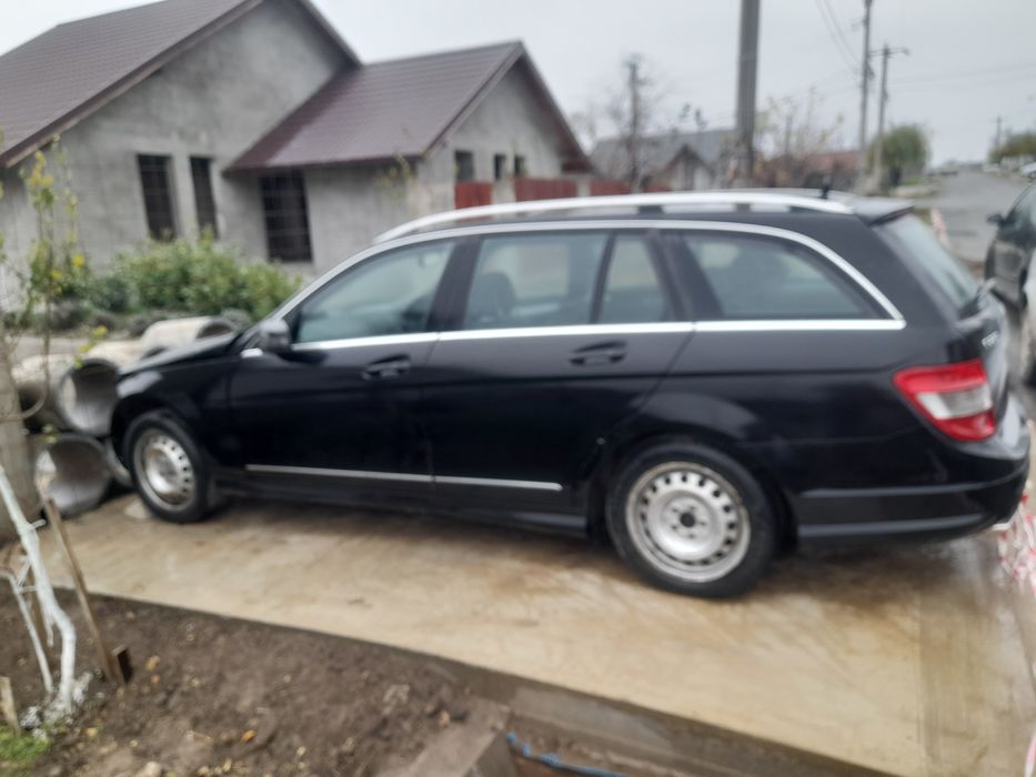 Vand Mercedes C 220 / W 204 pentru piese an 2011
