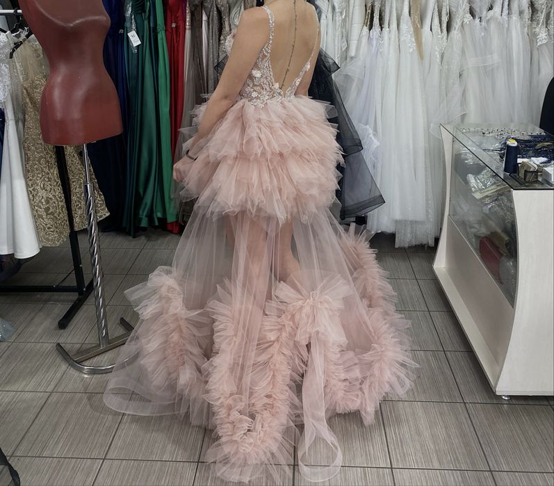 Нежна,красива и практична официална рокля от две части