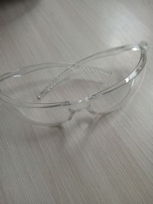 Очки защитные новые