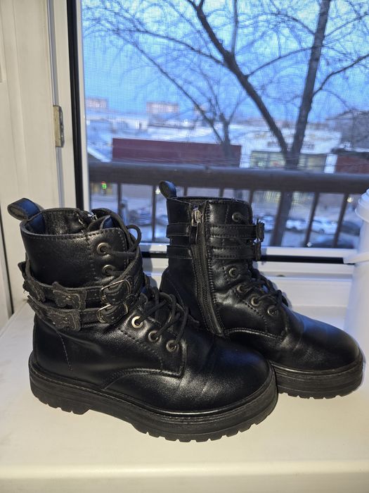 Продам детский обувь цена за 5 пар