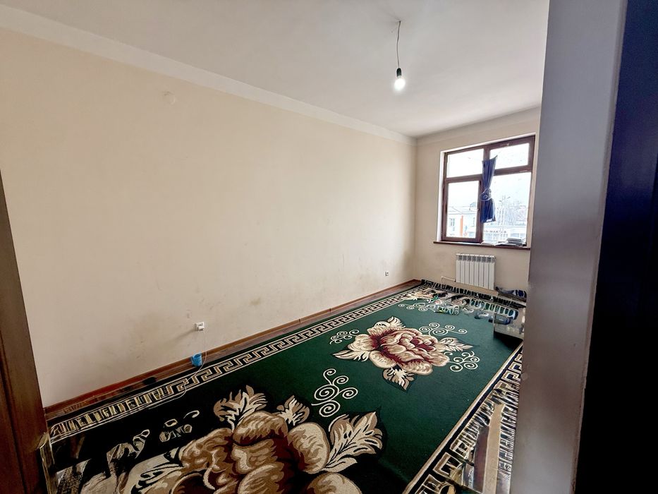 Termiz sh, vokzal TISU turist politsiya oldida 63,9 mkv, 2 xona