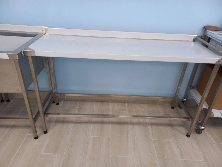 Monilier pentru bucatarii profesionale / mese de inox / hote de inox / spalatoare de inox