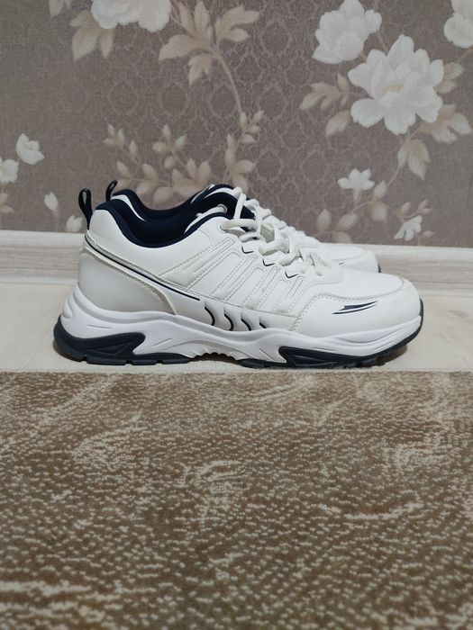 кроссовки белые мужские