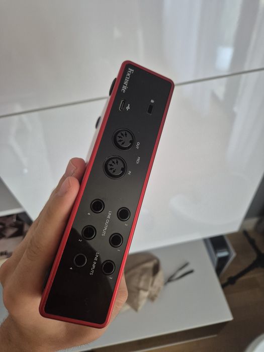 Focusrite 4i4 interface