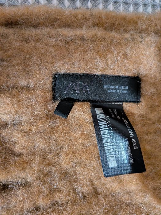 Дебел вълнен шал на Zara 10€