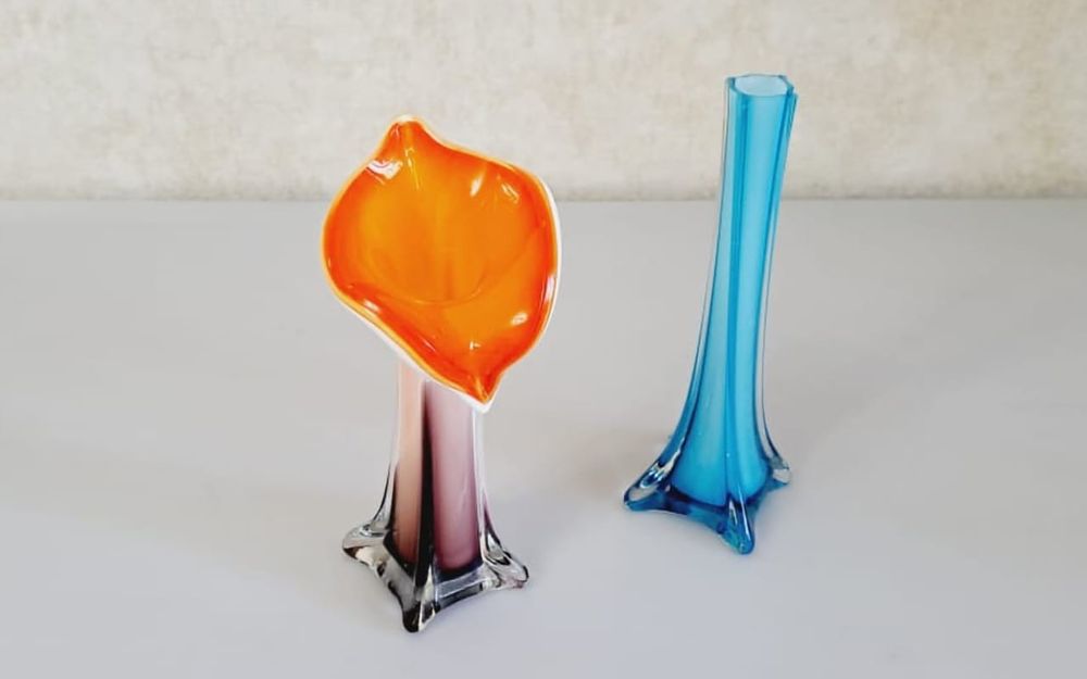 Вызы Берц  цветное стекло