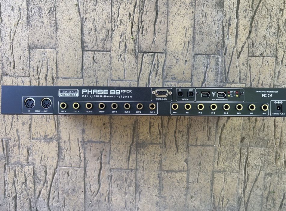 Terratec Phase 88 rack