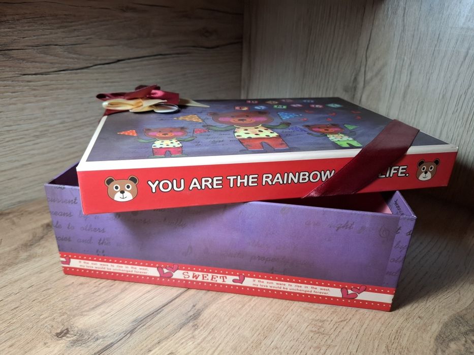 Коробка подарочная 25×17 см