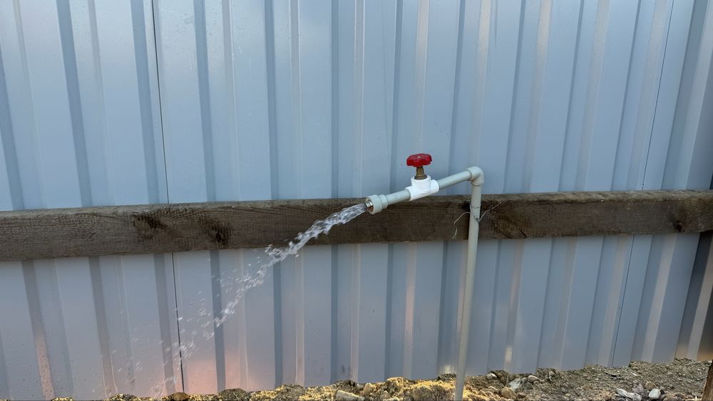 Продам землю с постройкой