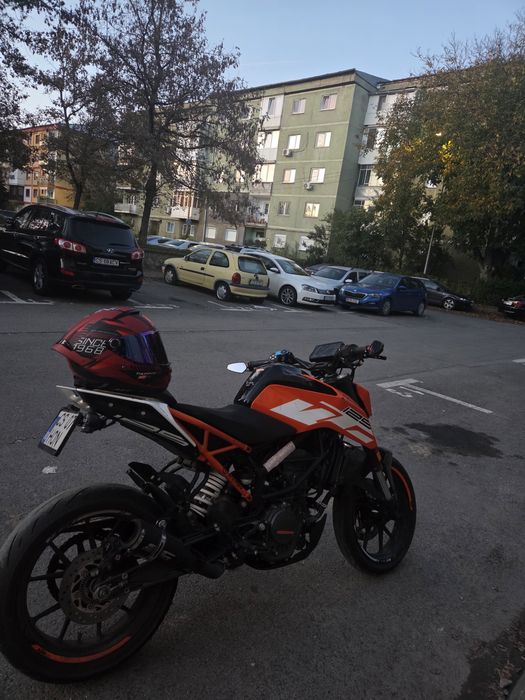 Vând KTM duke 125
