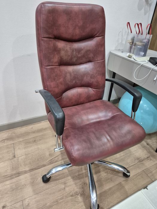 Продам офисное кресло