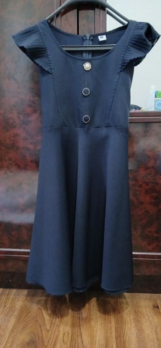 Продам школьную сарафан для девочек