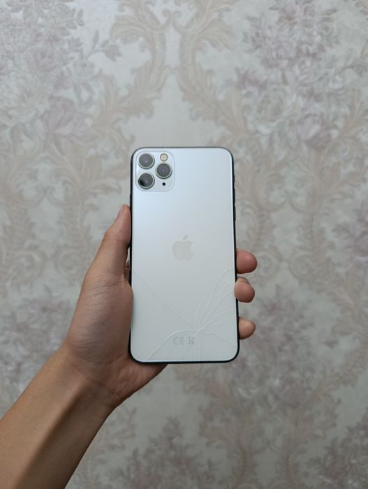 СРОЧНО iphone 11 pro max в отличном состояний