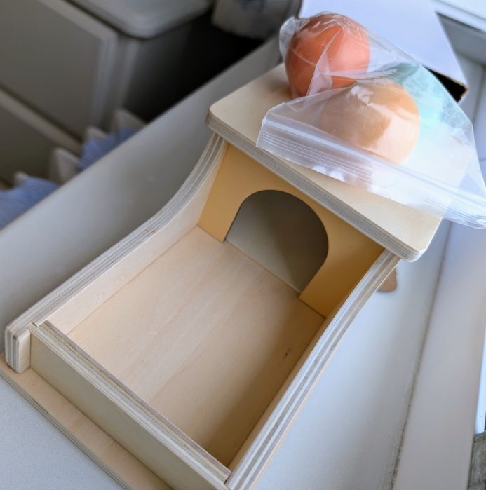 Jucărie Montessori din Lemn cu Tunel pentru Mingi