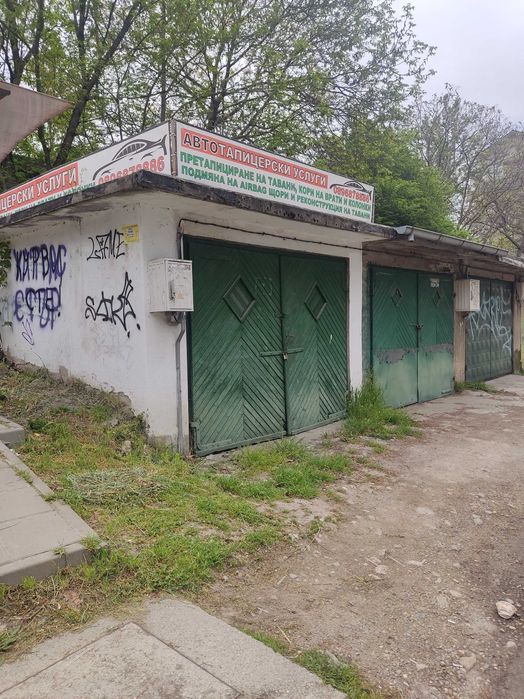 Продавам гараж под пожарната в гр.В.Търново