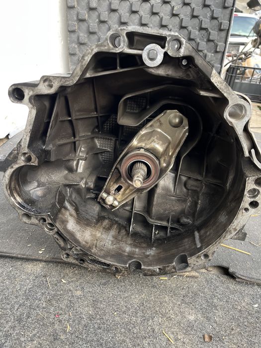 Cutie de viteze manuala 5tr Audi A4 B7 Skoda VW Passat 012301103AD