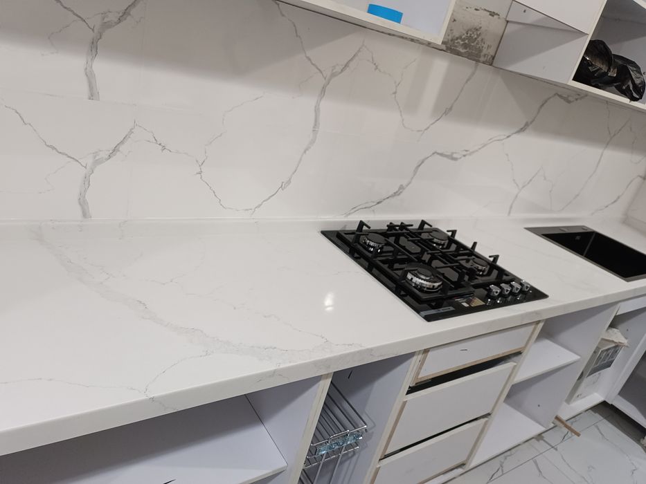 Столешница из кварца и акрила