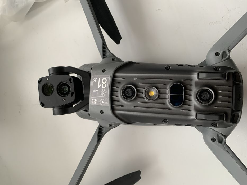Продам Дрон Dji air 3 s