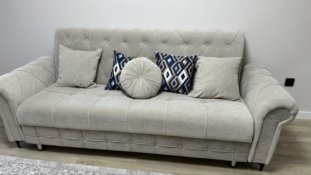 Срочно продам новый диван!