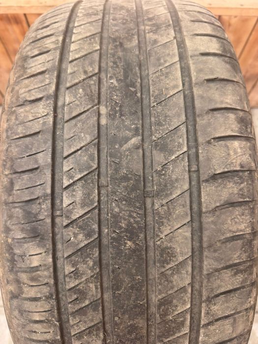 Продам б/у резину R20