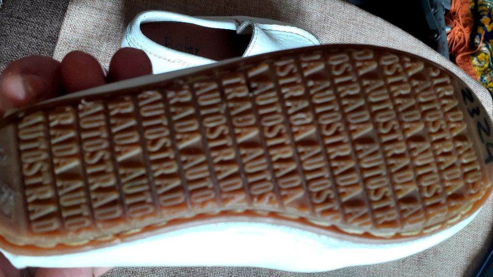 Детски обувки тип мокасинки естествена