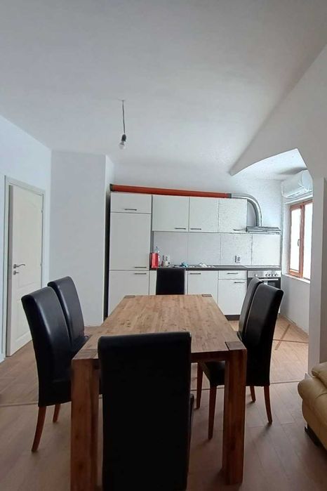 Дава се под наем Тристаен апартамент в Велико Търново, Център - 83 кв.м за 510 € - Снимка #3