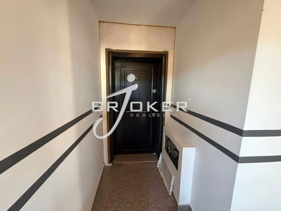 Продава се Многостаен апартамент в Кърджали, Център - 326 кв.м за 921 €/кв.м - Снимка #4