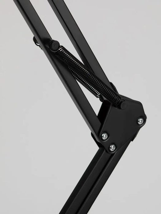 Настольная лампа