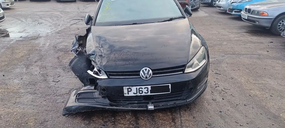 Dezmembrari / Dezmembrez VW Golf 7 (5G) 1.6 TDI CLHA cutie viteze manuala cod culoare L041