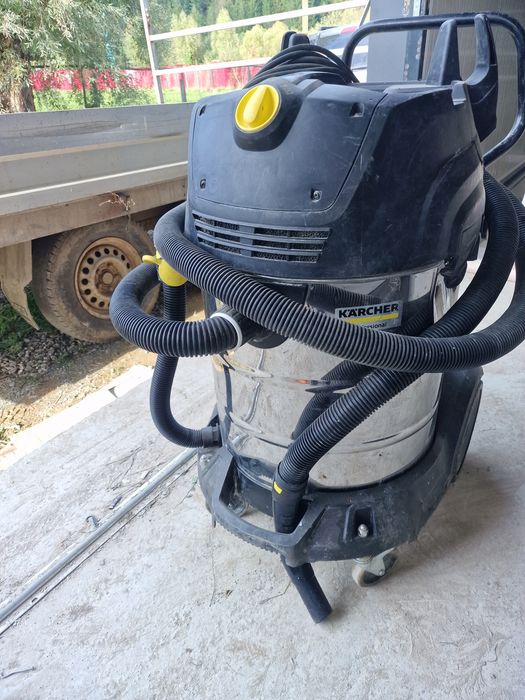 Aspirator umed uscat  KÄRCHER