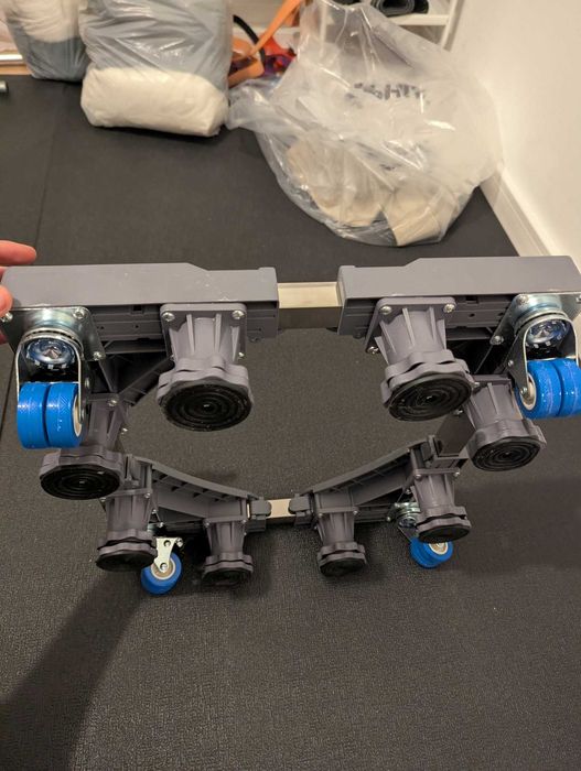 Suport reglabil masina spalat cu 8 picioare reglabile si roti