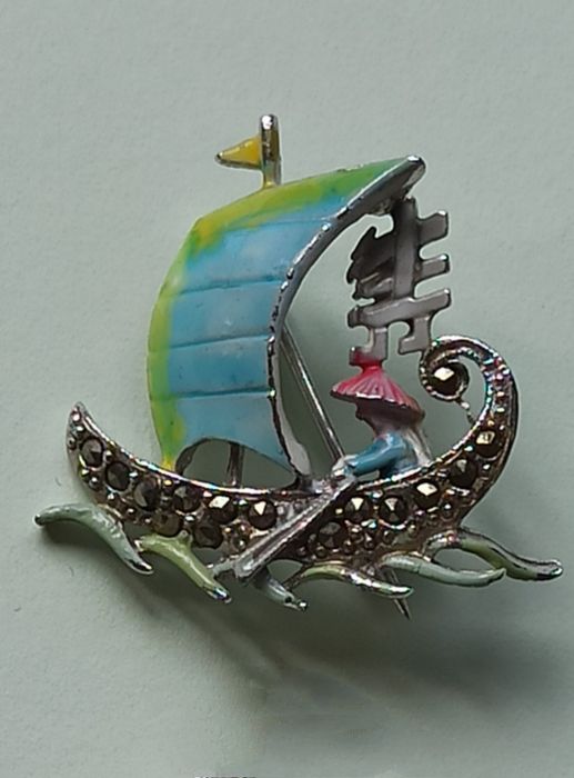 Винтидж брошки,Марказит